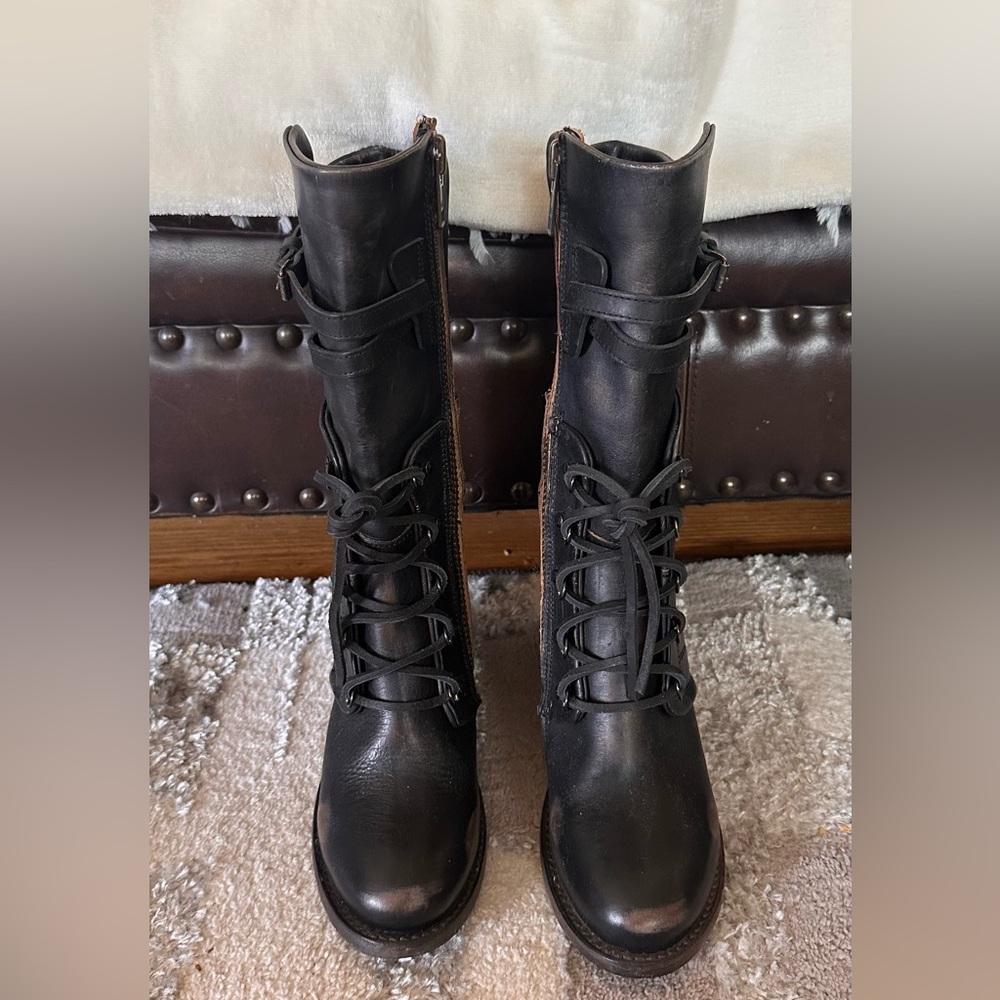 Freebird by Steven Castle Elegant Black Lace-Up Women's Boots NEW SIZE 6